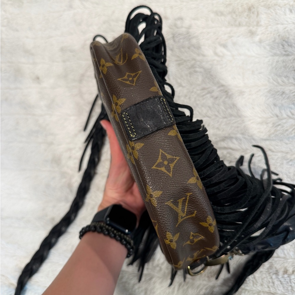 Louis Vuitton Vintage Boho Bag - Picture 10 of 12